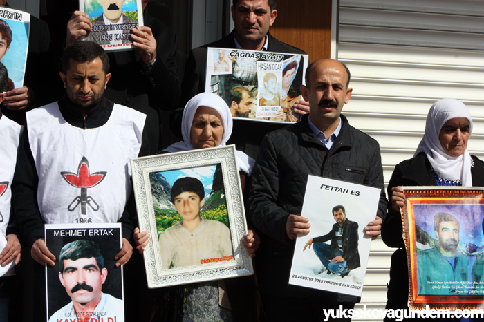 Kayıp yakınları: Buradaki fotoğrafların çoğalmaması için oturuyoruz 15