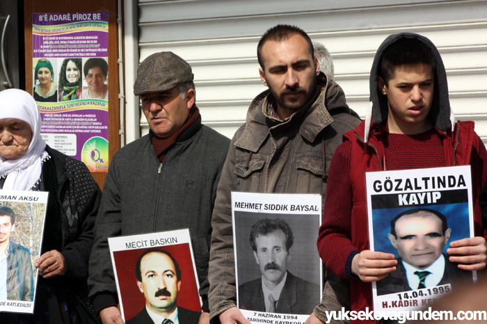 Kayıp yakınları: Buradaki fotoğrafların çoğalmaması için oturuyoruz 23