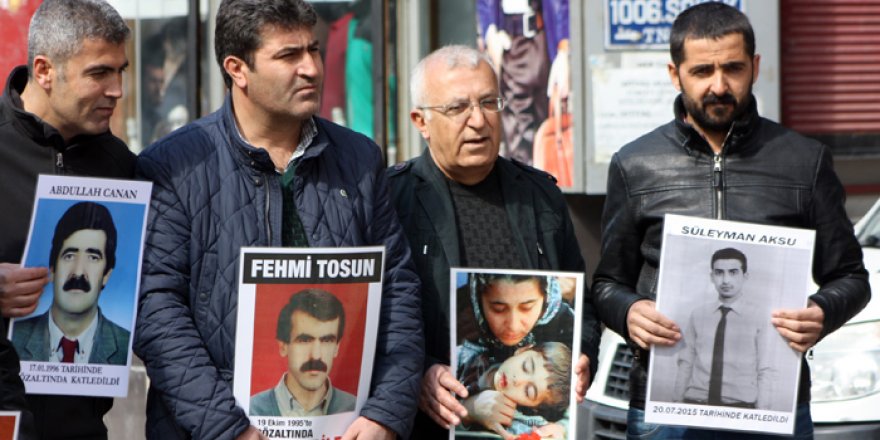 Kayıp yakınları: Buradaki fotoğrafların çoğalmaması için oturuyoruz