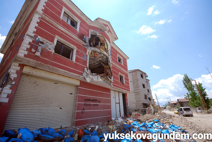 Çatışmalardan sonra Yüksekova'dan fotoğraflar 39