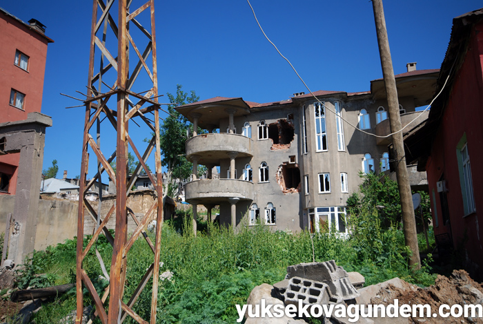 Çatışmalardan sonra Yüksekova'dan fotoğraflar 46