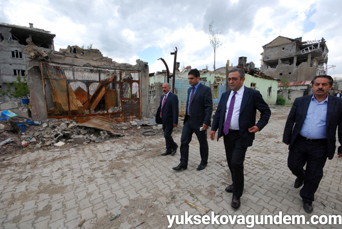 CHP Milletvekili Tanrıkulu Yüksekova'da incelemelerde bulundu 22