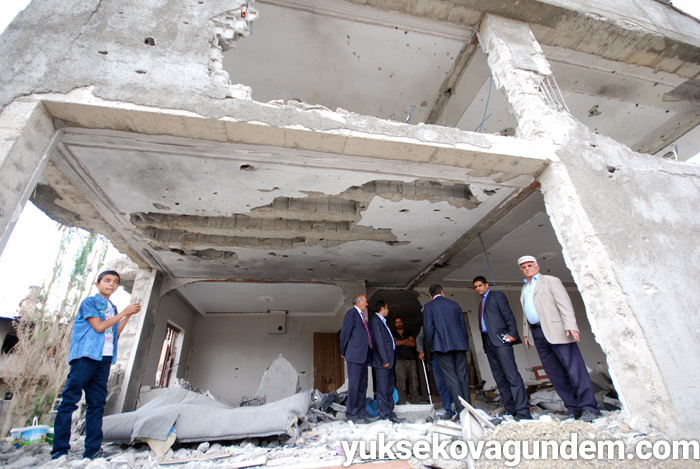 CHP Milletvekili Tanrıkulu Yüksekova'da incelemelerde bulundu 38