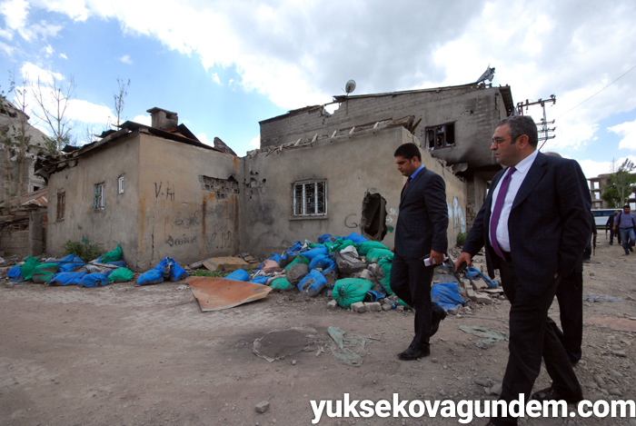 CHP Milletvekili Tanrıkulu Yüksekova'da incelemelerde bulundu 46