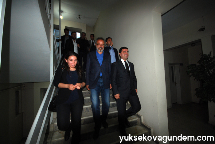 Selahattin Demirtaş Yüksekova'ya geldi 12