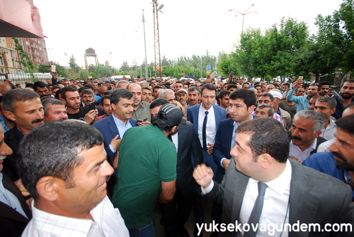 Selahattin Demirtaş Yüksekova'ya geldi 15