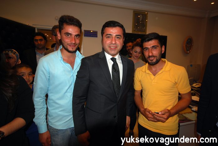 Selahattin Demirtaş Yüksekova'ya geldi 19