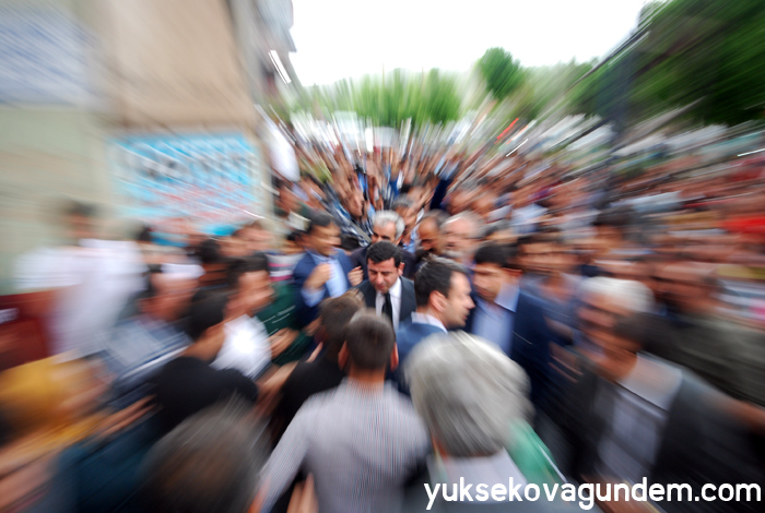 Selahattin Demirtaş Yüksekova'ya geldi 22