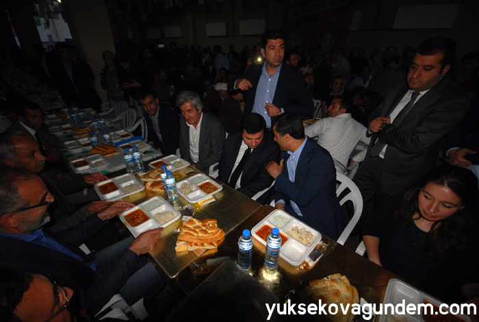 Selahattin Demirtaş Yüksekova'ya geldi 31