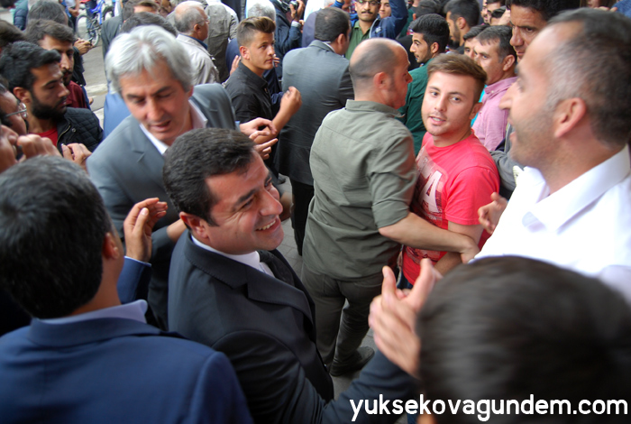 Selahattin Demirtaş Yüksekova'ya geldi 32