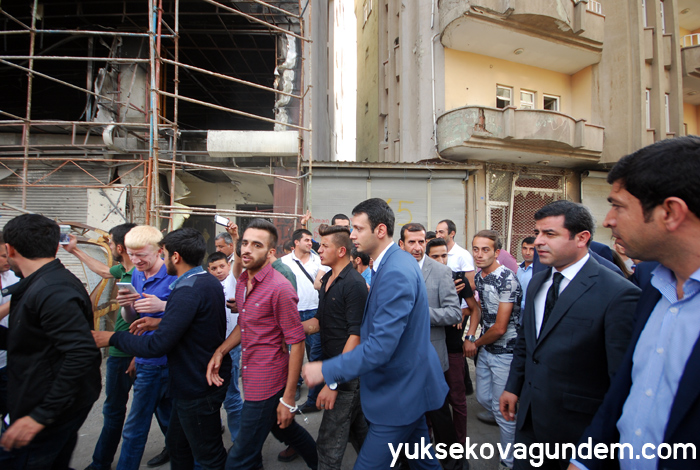 Selahattin Demirtaş Yüksekova'ya geldi 39