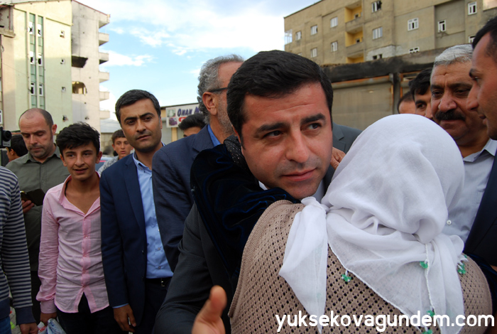Selahattin Demirtaş Yüksekova'ya geldi 47