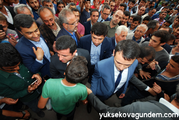 Selahattin Demirtaş Yüksekova'ya geldi 48