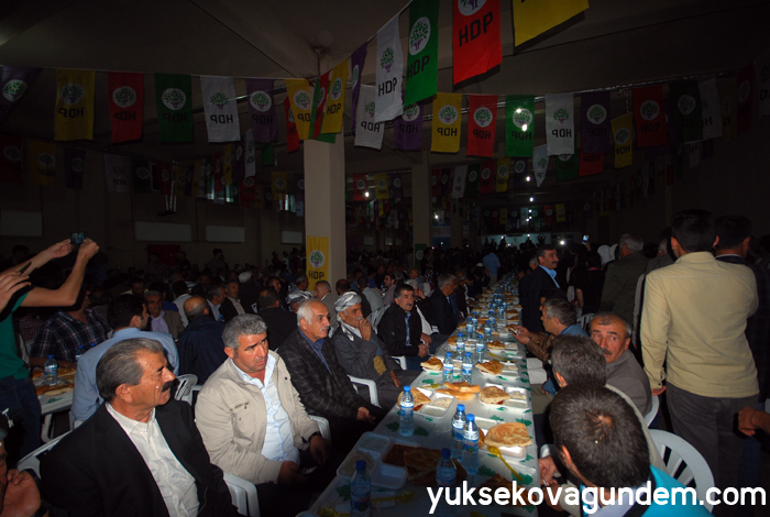 Selahattin Demirtaş Yüksekova'ya geldi 5