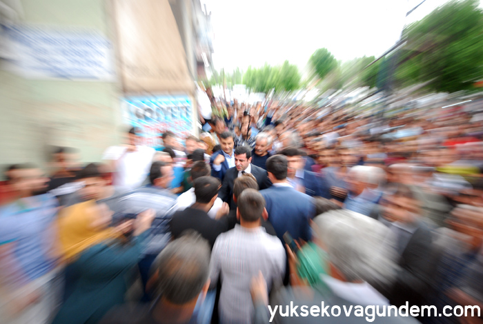 Selahattin Demirtaş Yüksekova'ya geldi 51