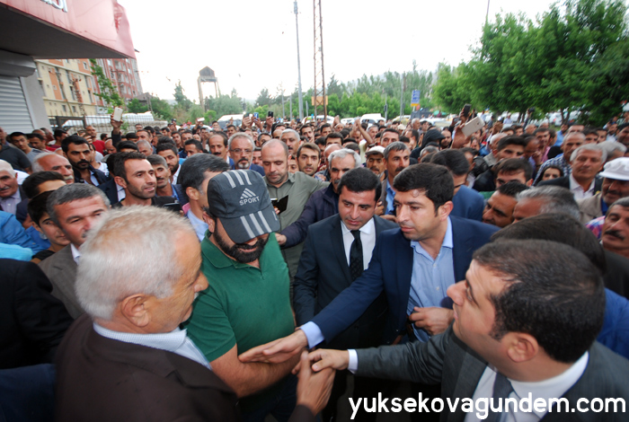 Selahattin Demirtaş Yüksekova'ya geldi 52