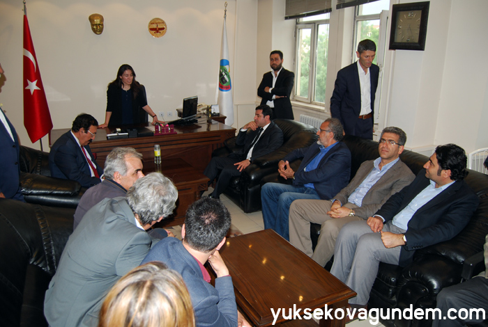 Selahattin Demirtaş Yüksekova'ya geldi 54