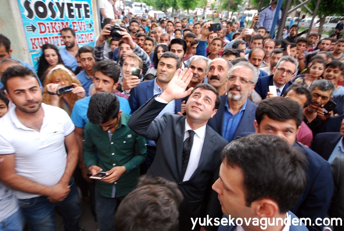 Selahattin Demirtaş Yüksekova'ya geldi 59