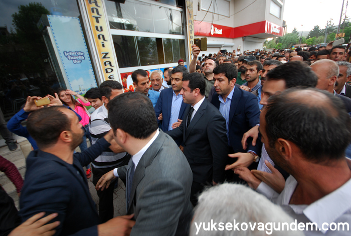 Selahattin Demirtaş Yüksekova'ya geldi 7