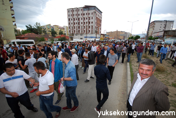 Selahattin Demirtaş Yüksekova'ya geldi 8