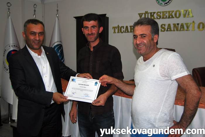 YÜTSO girişimcilik sertifikalarını dağıttı. 13