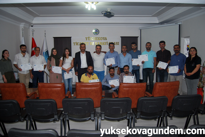 YÜTSO girişimcilik sertifikalarını dağıttı. 14