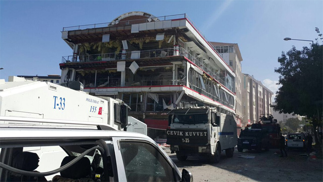 Van'da şiddetli patlama, Yaralılar var! 12