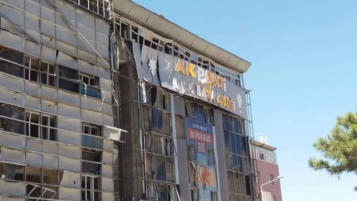 Van'da şiddetli patlama, Yaralılar var! 16