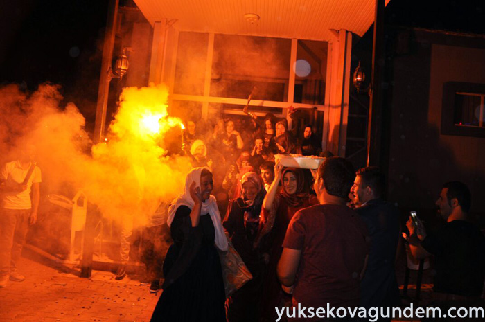 Aslan Ailesinin Mutlu Günü 100