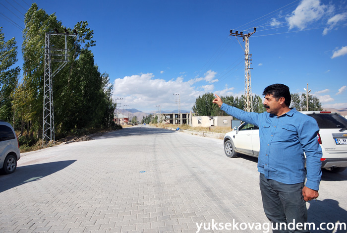 Yüksekova'da Hasar Gören Elektrik Şebekeleri Onarılıyor 27