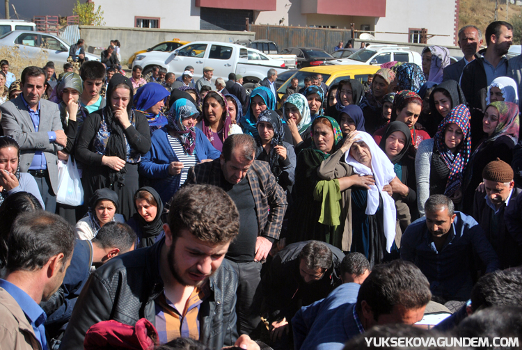 Yüksekova'da hayatını kaybedenler yan yana toprağa verildi 11