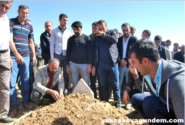 Ayvalık, dua ve gözyaşları ile Yüksekova'da toprağa verildi 6