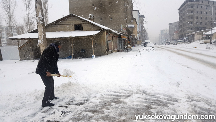 Yüksekova'da kar yağışı 3