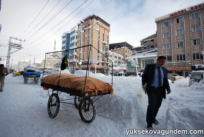 Yüksekova kara gömüldü 15