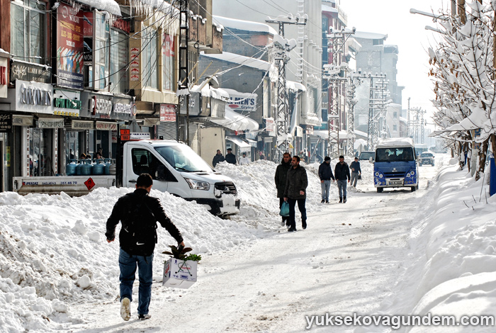Yüksekova kara gömüldü 5