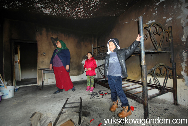 Evleri ikinci kez yanan aile yardım bekliyor 6