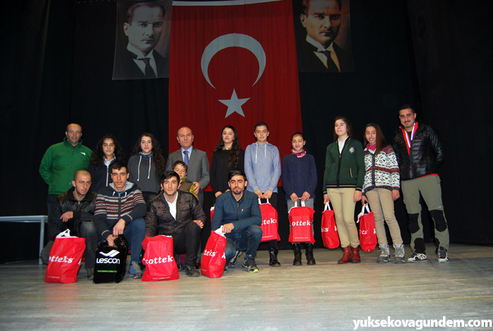 Yüksekova öğrenciler ödüllendirildi 4