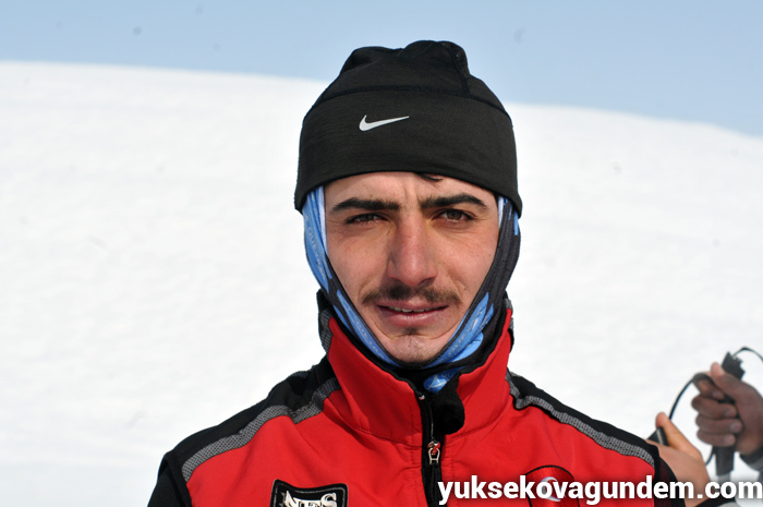 Yüksekova'da kayak yarışması düzenlendi 43