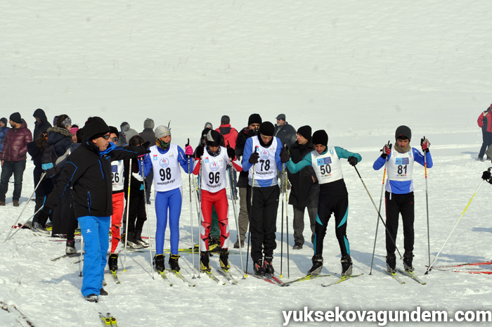 Yüksekova'da kayak yarışması düzenlendi 57