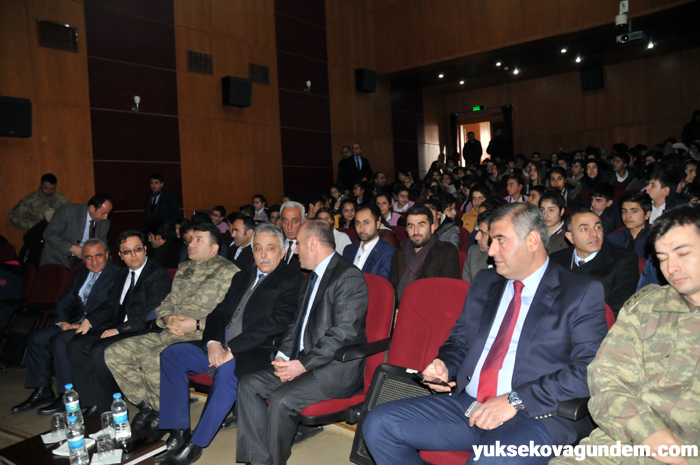 Yüksekova'da öğrencilere kitap yardımı yapıldı 10