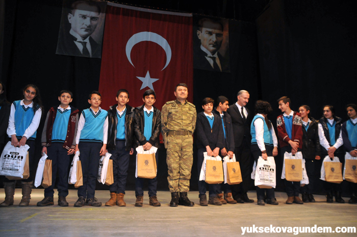 Yüksekova'da öğrencilere kitap yardımı yapıldı 11