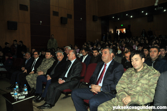 Yüksekova'da öğrencilere kitap yardımı yapıldı 16