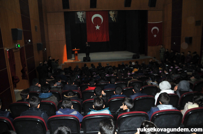 Yüksekova'da öğrencilere kitap yardımı yapıldı 19