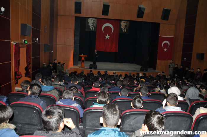 Yüksekova'da öğrencilere kitap yardımı yapıldı 7