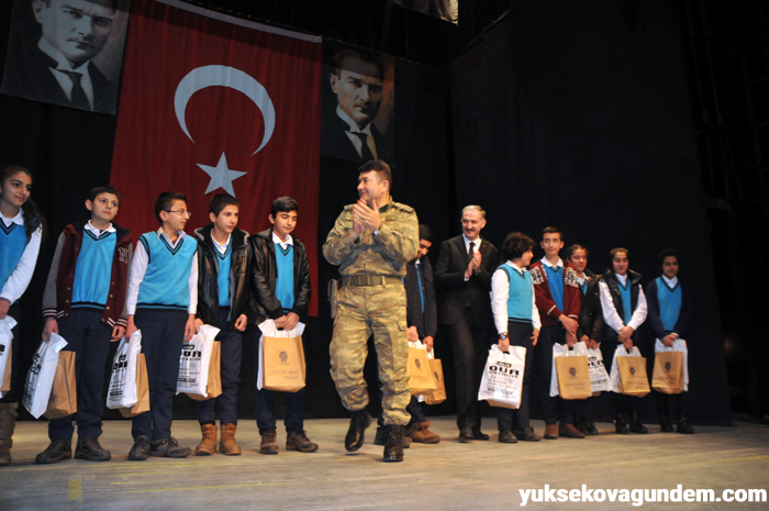 Yüksekova'da öğrencilere kitap yardımı yapıldı 8