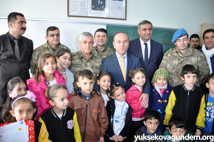 Yüksekova'da karne sevinci 15