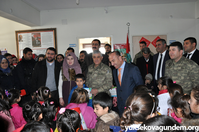 Yüksekova'da karne sevinci 16