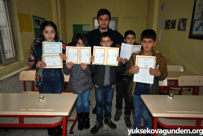 Yüksekova'da karne sevinci 25