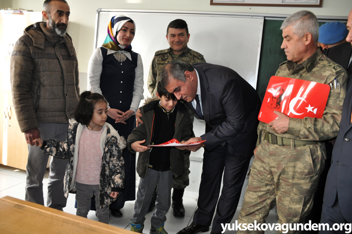 Yüksekova'da karne sevinci 26