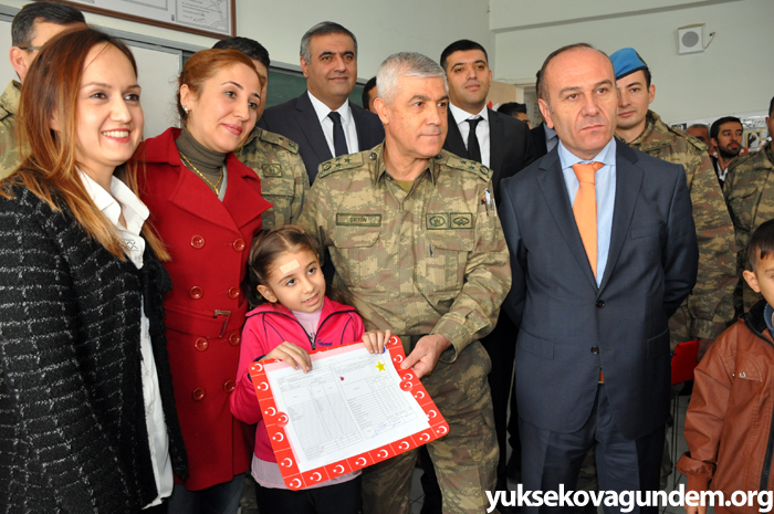 Yüksekova'da karne sevinci 4